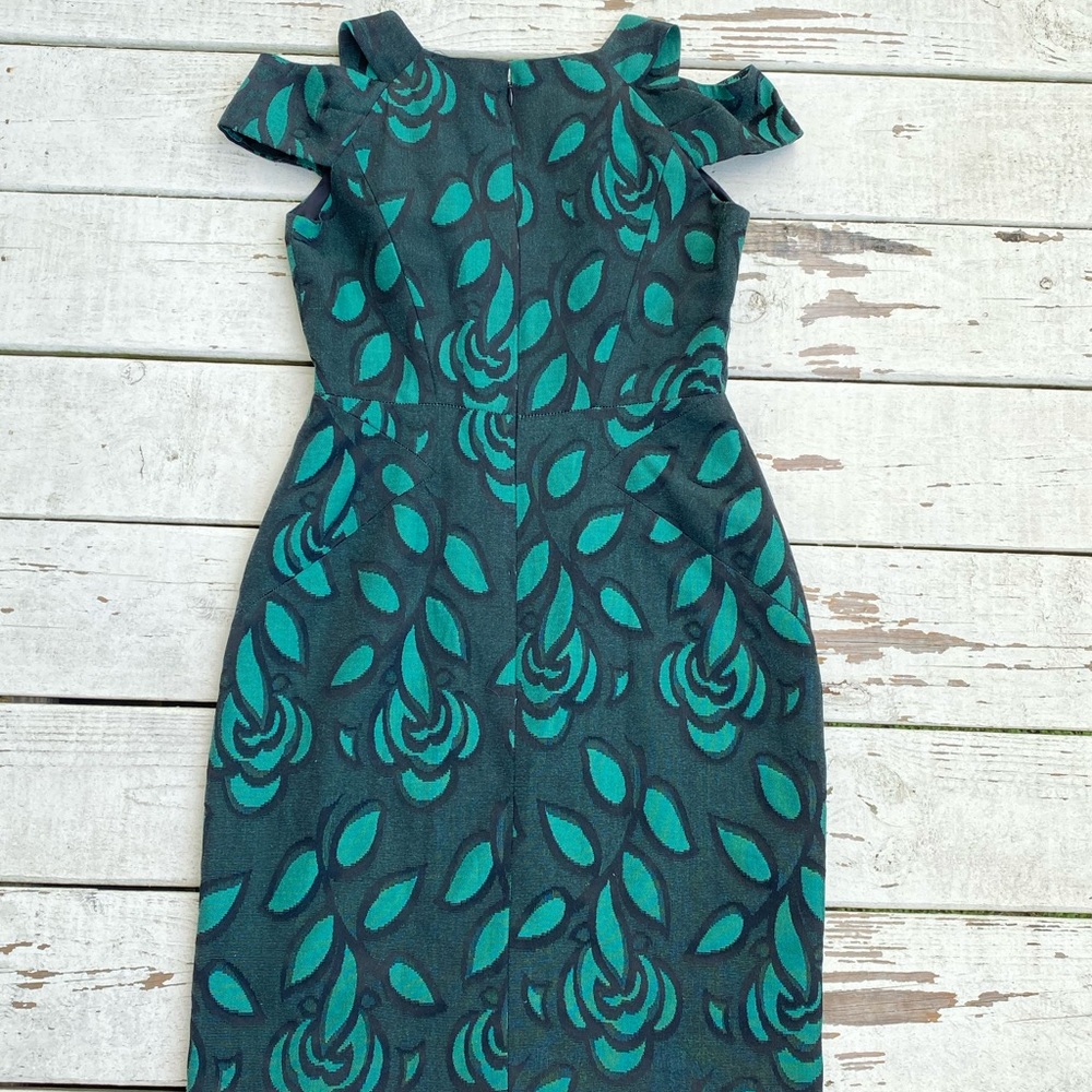 ONE DAY SALE 🎟 FALL CHLOE DAO GREEN FLORAL DRESS SIZE 4 - Picture 3 of 3